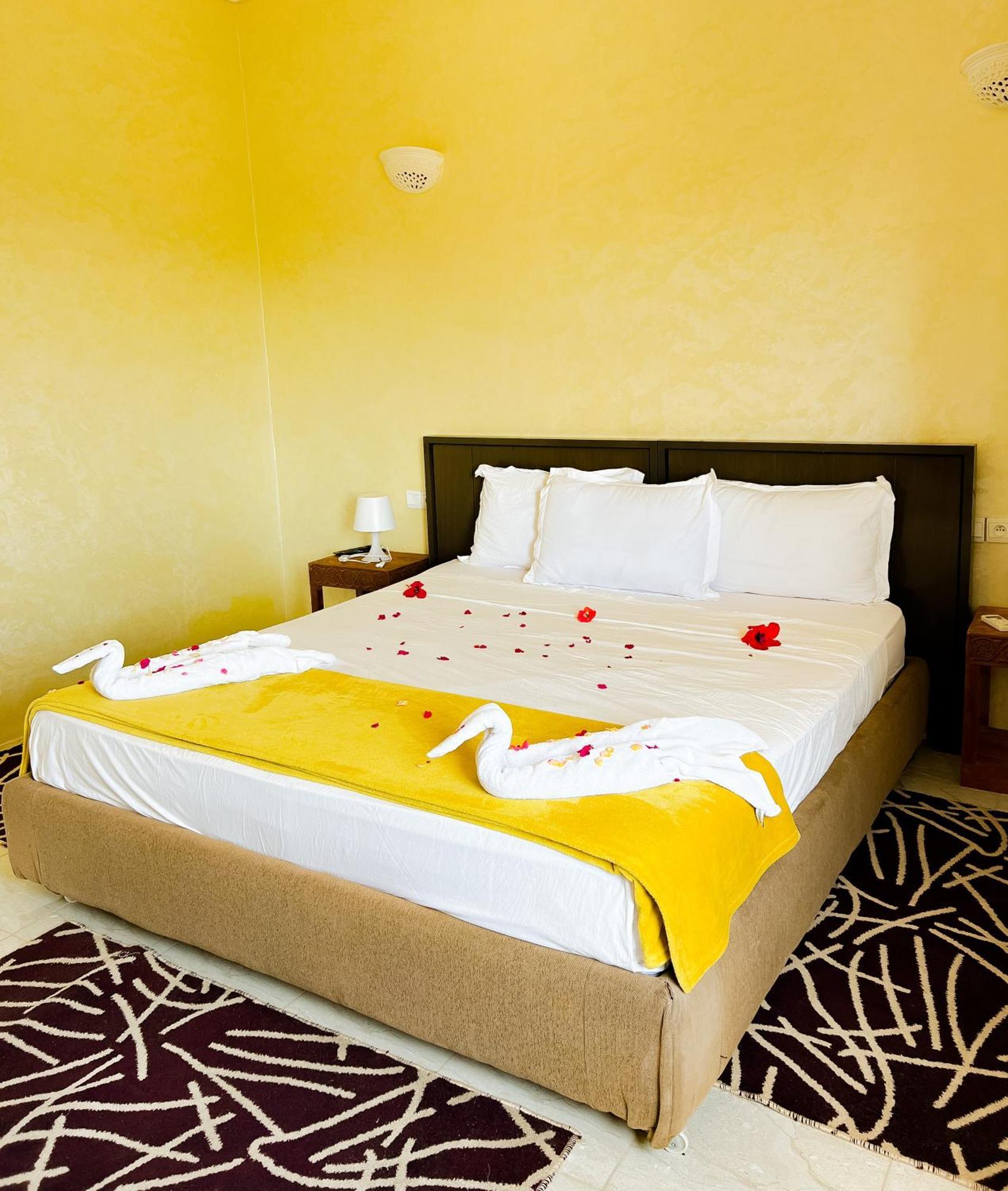 Guest House Qodwa Sidi Abdallah Ghiat Buitenkant foto