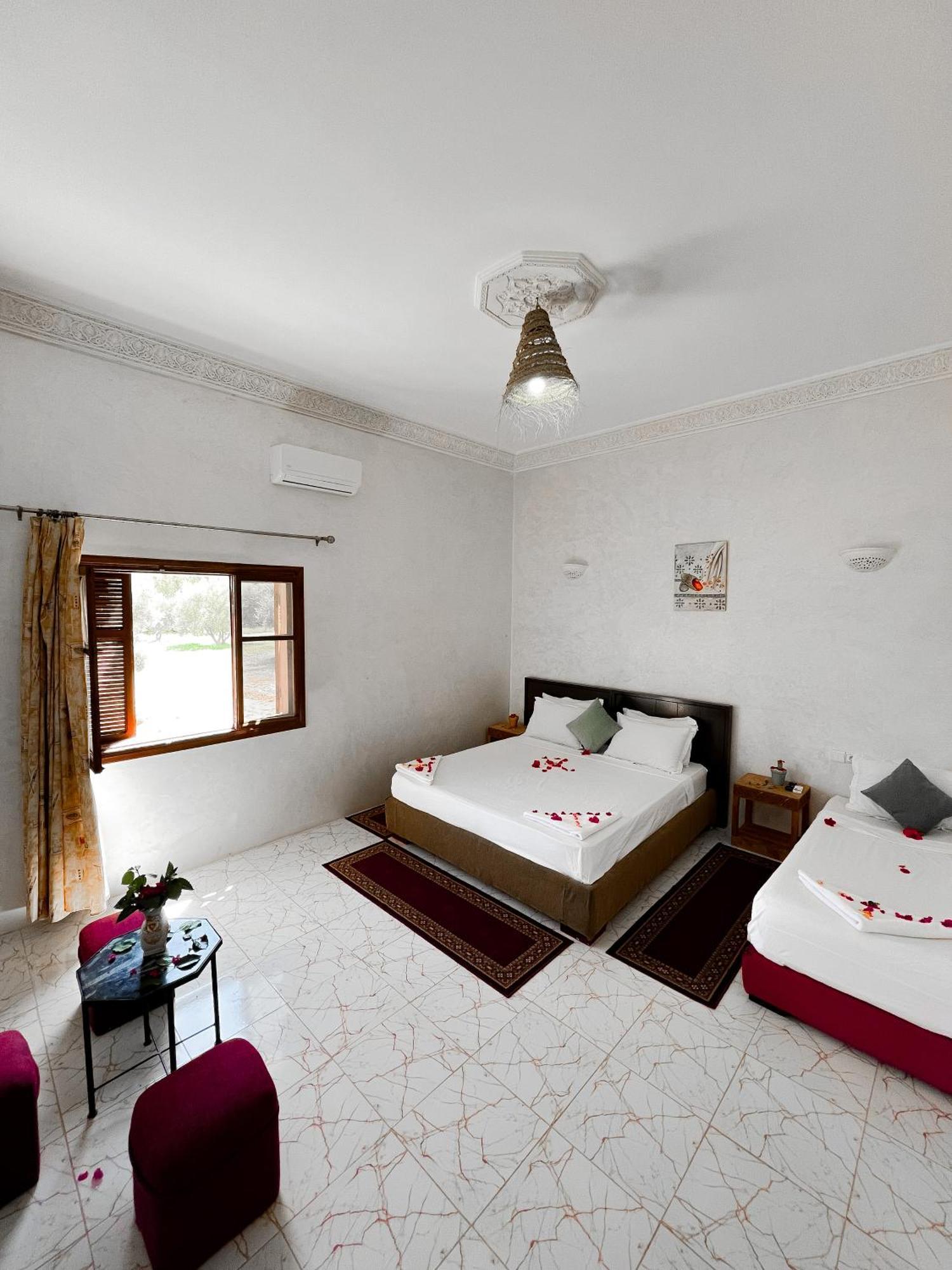 Guest House Qodwa Sidi Abdallah Ghiat Buitenkant foto