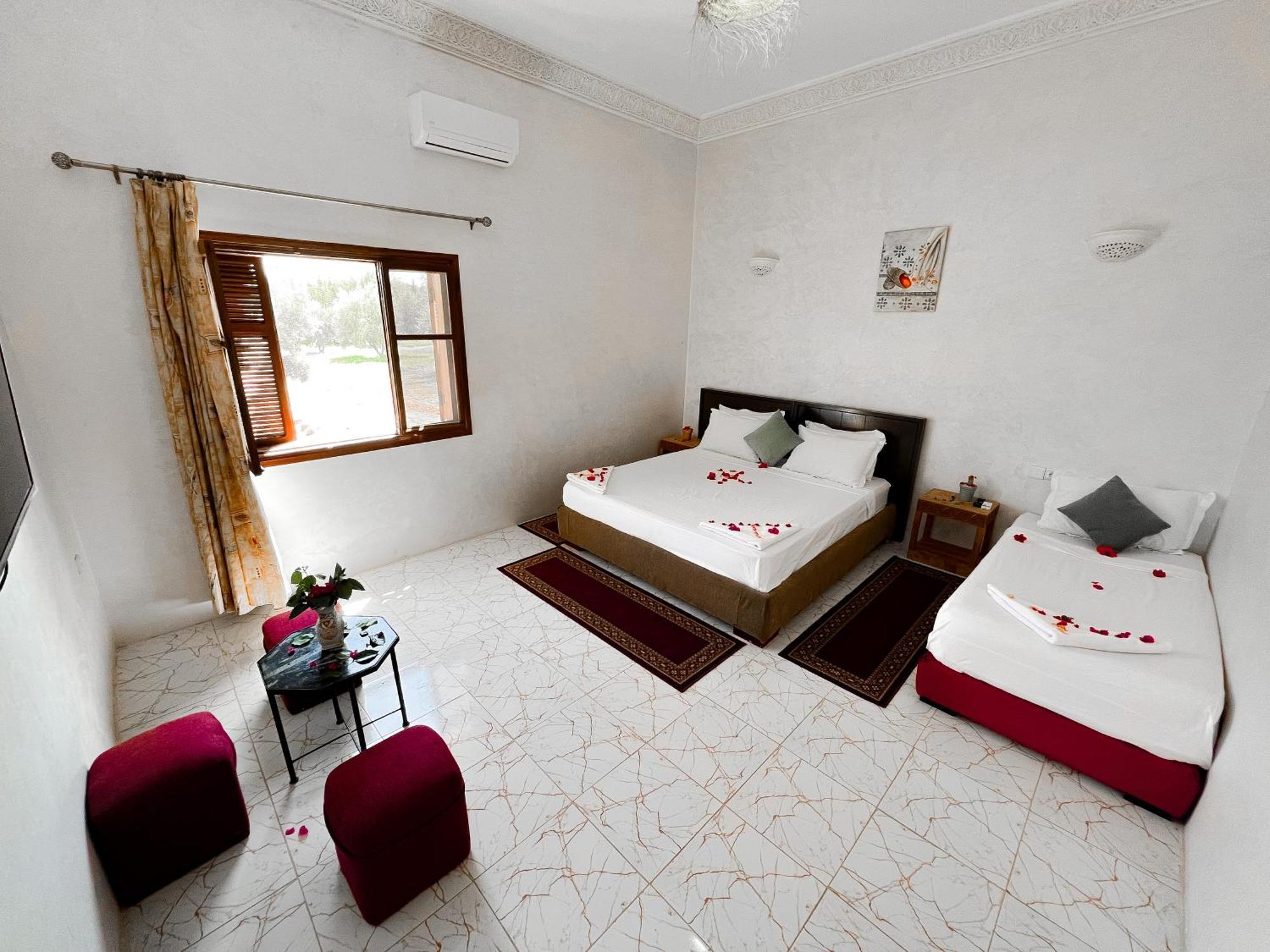Guest House Qodwa Sidi Abdallah Ghiat Buitenkant foto